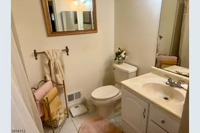 75 Amethyst Way, Franklin Township, NJ 08823 - Photo 5