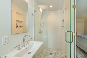 487 Highland Ave, Montclair, NJ 07043 - Photo 27