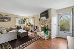 10 De Lazier Pl, Bloomingdale, NJ 07403 - Photo 3