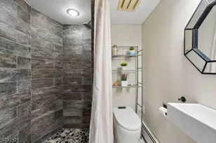 10 De Lazier Pl, Bloomingdale, NJ 07403 - Photo 23