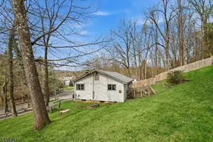 10 De Lazier Pl, Bloomingdale, NJ 07403 - Photo 29