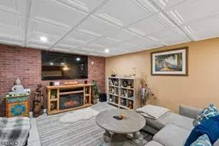 10 De Lazier Pl, Bloomingdale, NJ 07403 - Photo 19