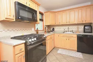 2463 Dorchester Rd, Union Township, NJ 07083 - Photo 7