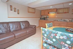 2463 Dorchester Rd, Union Township, NJ 07083 - Photo 21