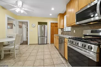 223-225 Keats Ave, Elizabeth, NJ 07208 - Photo 7