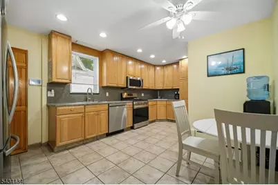 223-225 Keats Ave, Elizabeth, NJ 07208 - Photo 9