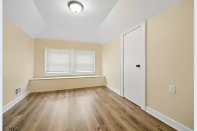 223-225 Keats Ave, Elizabeth, NJ 07208 - Photo 21