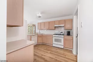 19 Sweetwater Ln, Hardyston Township, NJ 07419 - Photo 11