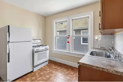 102 Lincoln St, Montclair, NJ 07042 - Photo 15