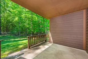 195 Hidden Hollow Ct, Edison, NJ 08820 - Photo 17