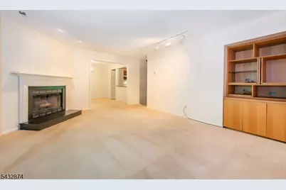 195 Hidden Hollow Ct, Edison, NJ 08820 - Photo 3