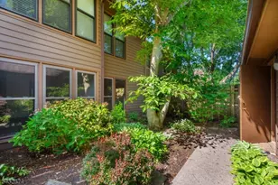 195 Hidden Hollow Ct, Edison, NJ 08820 - Photo 19
