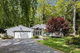 1 Hickory Ln, Roseland, NJ 07068 - Photo 5