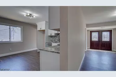 14 Surrey Rd, Franklin Township, NJ 08873 - Photo 3