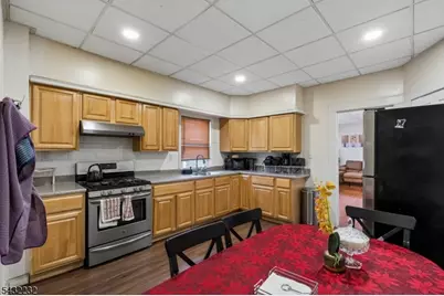 9 Lombardy Pl, Maplewood, NJ 07040 - Photo 15