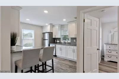 200 E Main St, Little Falls Township, NJ 07424 - Photo 9