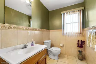 17 Pleasant Pl, Kearny, NJ 07032 - Photo 5