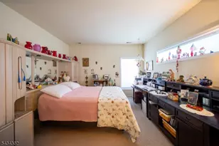 22 Bluffs Ct, Hamburg, NJ 07419 - Photo 15