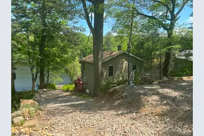 77 Goldfinch Ln, West Milford, NJ 07421 - Photo 11