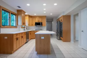 8 Liberty Ln, Franklin Township, NJ 08873 - Photo 9