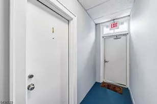 13 Wall St, Raritan, NJ 08869 - Photo 19