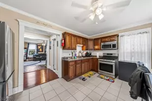 13 Wall St, Raritan, NJ 08869 - Photo 7