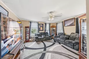 13 Wall St, Raritan, NJ 08869 - Photo 9