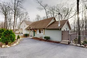 319 Midway Dr, Vernon, NJ 07422 - Photo 21