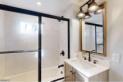 319 Midway Dr, Vernon, NJ 07422 - Photo 9