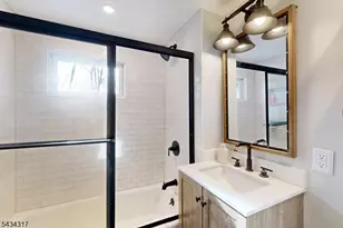319 Midway Dr, Vernon, NJ 07422 - Photo 9
