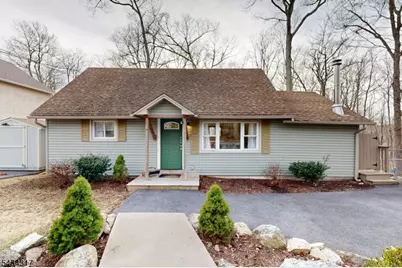319 Midway Dr, Vernon, NJ 07422 - Photo 1