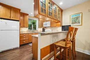 210 Hillside Rd, Elizabeth, NJ 07208 - Photo 11