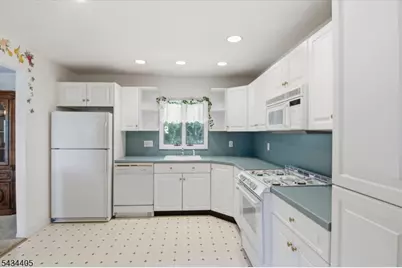 2 Grey Terrace, Woodland Park, NJ 07424 - Photo 5