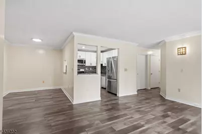 24 Amberly Ct, Franklin Township, NJ 08823 - Photo 3
