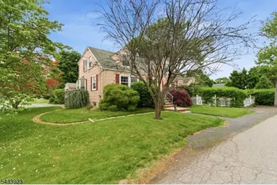 9 Albert St, Pequannock Township, NJ 07444 - Photo 5