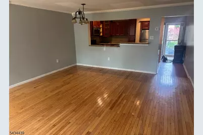 1087 Oakcroft Ln, Franklin Township, NJ 08873 - Photo 5