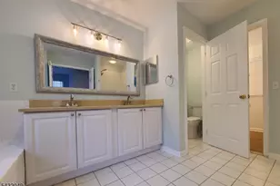 16 Scarlet Oak Dr, Montgomery Township, NJ 08540 - Photo 23