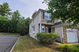 16 Scarlet Oak Dr, Montgomery Township, NJ 08540 - Photo 3