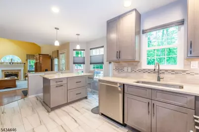 11 Burnham Dr, Pequannock Township, NJ 07444 - Photo 5