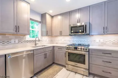 11 Burnham Dr, Pequannock Township, NJ 07444 - Photo 3
