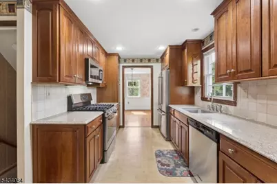 11 Kempshall Ter, Fanwood, NJ 07023 - Photo 11
