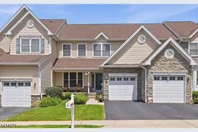 81 Washington Square Circle, Washington Boro, NJ 07882 - Photo 1