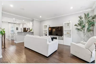 706 Bayside Ct, Old Bridge Township, NJ 08879 - Photo 5