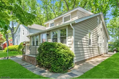 56 Highwood Rd, Parsippany, NJ 07834 - Photo 3