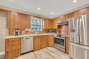 56 Highwood Rd, Parsippany, NJ 07834 - Photo 13