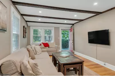 56 Highwood Rd, Parsippany, NJ 07834 - Photo 9