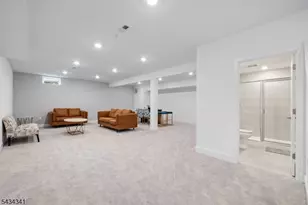 18 McCluskey Pl, Morris Plains, NJ 07950 - Photo 39