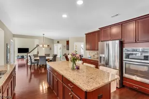 4 Sovereign Dr, Mount Olive, NJ 07836 - Photo 9