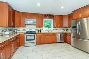 9 Albert St, West Milford, NJ 07480 - Photo 7