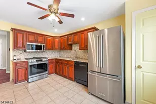 210 Drake Ln, Roxbury Township, NJ 07852 - Photo 5